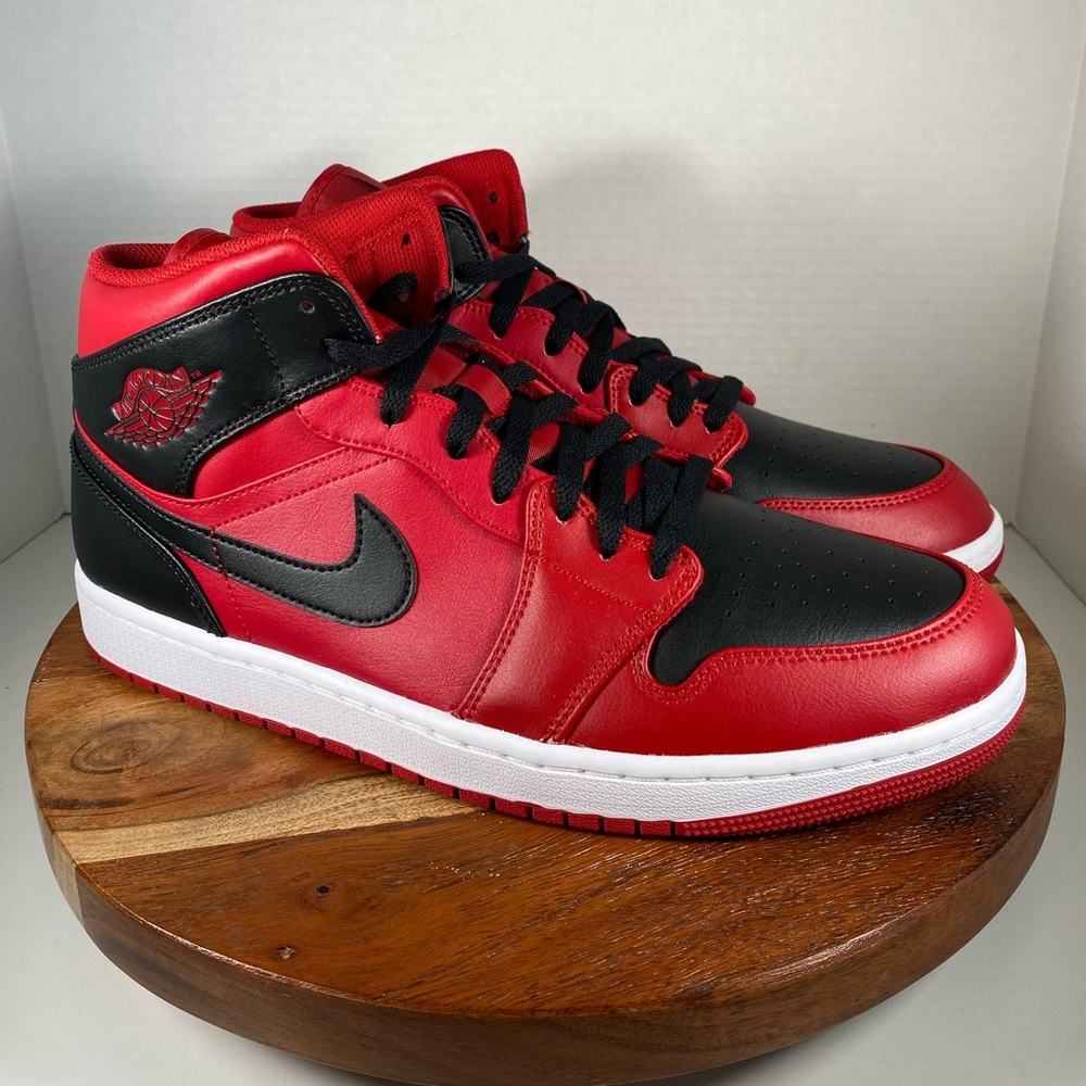 JORDAN 1 MID ‘Reverse Bred’